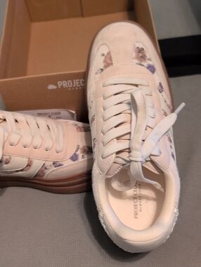 Project Club Women's Pink Floral Athletic Sneakers